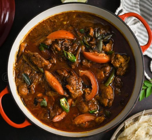 Chicken Varatharacha Curry