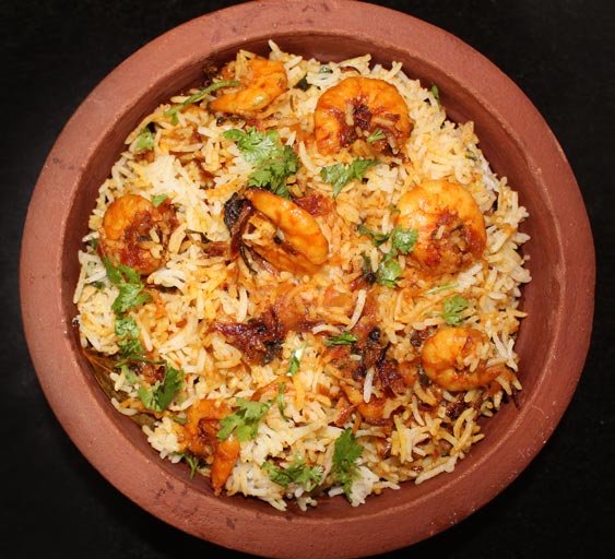 Prawns Biriyani Combo with Cut Vegetables Serves for 4-6 People (Savala, Tomato, Green Chilly, Mint Leaves, Curry Leaves, Coriander Leaves, Pealed Garlic, Peeled Ginger, Lemon, Spices Kit, Salad Cut, Pappadam, and Pickle)